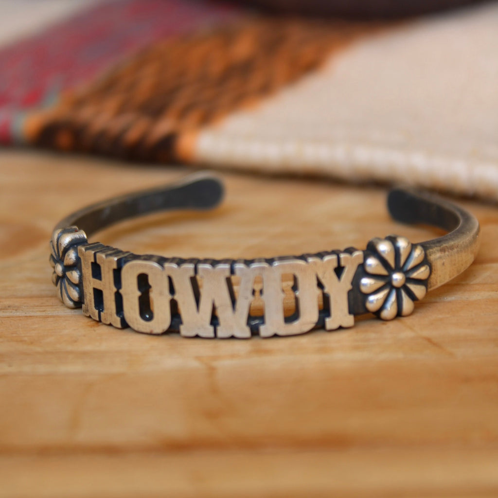 HOWDY Cuff