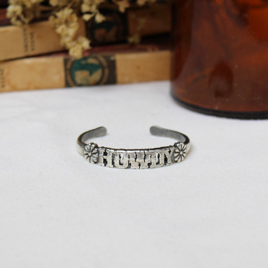 HOWDY Cuff